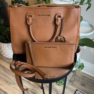 Michael Kors Saffiano Handbag / Shoulder bag - Medium, Luggage Color - BUNDLE